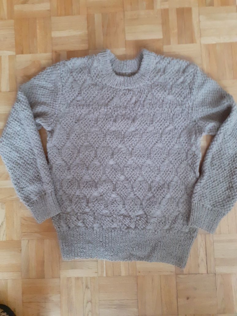 Sweter ręcznie robiony 38