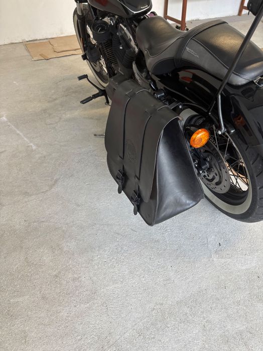 Mala em cabedal para Harley Davidson