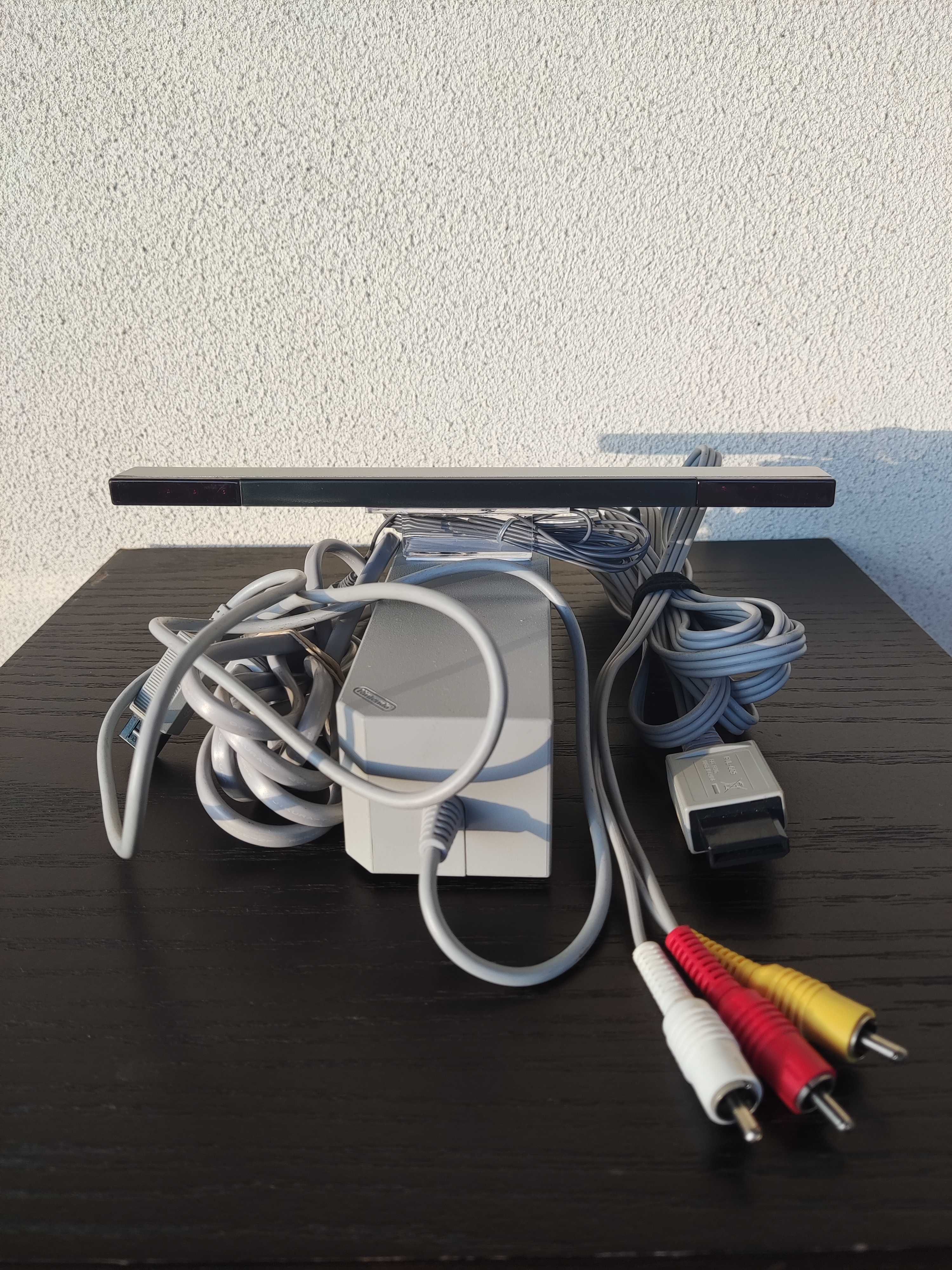 Consola Wii Branca (ver. 1) + 2 Wii MotionPlus + 1 Nunchuck + 4 Jogos