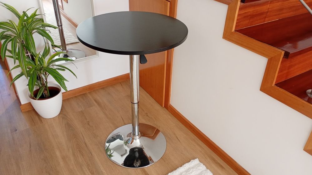 Mesa de Bar Redonda com Altura Ajustável