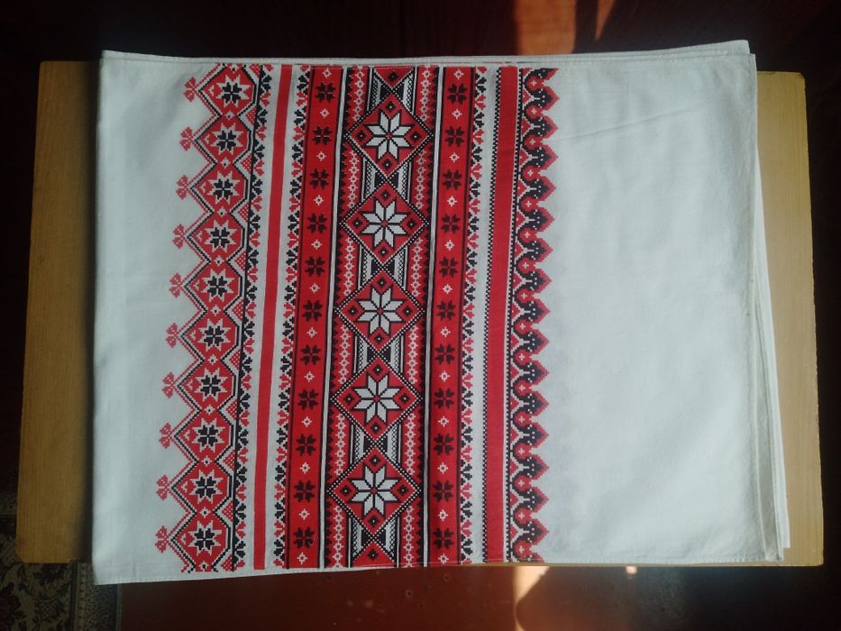 Продається простиня, рушники, тканина та наволочки виробництва СРСР.