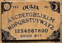 Ouija prezent spirytyzm wywoływanie duchów halloween gra planszowa