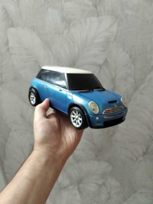 Моделька машинки