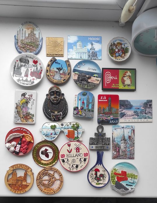 Магніти різні на холодильник магниты магнитики