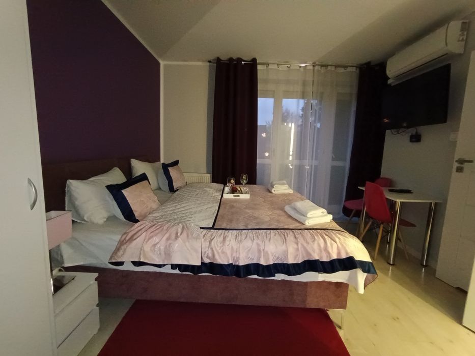 Pokoje z łazienkami,klima,Netflix, aneksy kuch.