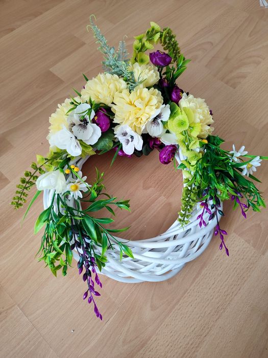 Wianek nagrobny z chryzantemą