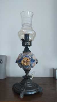 Lampa  z mosiądzu , wykonana na wzór naftowej z orginalny kominkiem