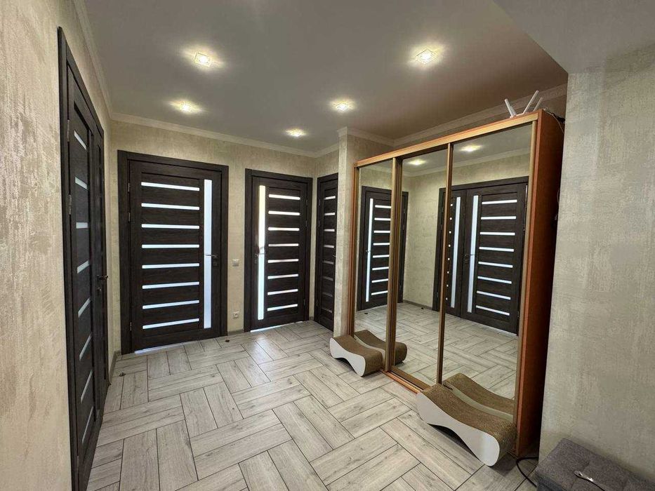 Продаж трьох кімнатної квартири