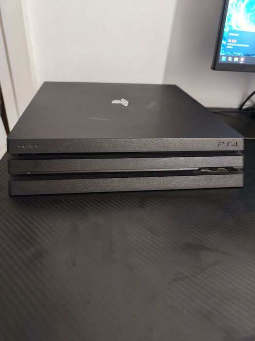ps4 pro 1tb  pad + gry