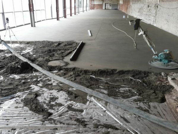 бетонна напівсуха стяжка,машинна стяжка підлог за один день