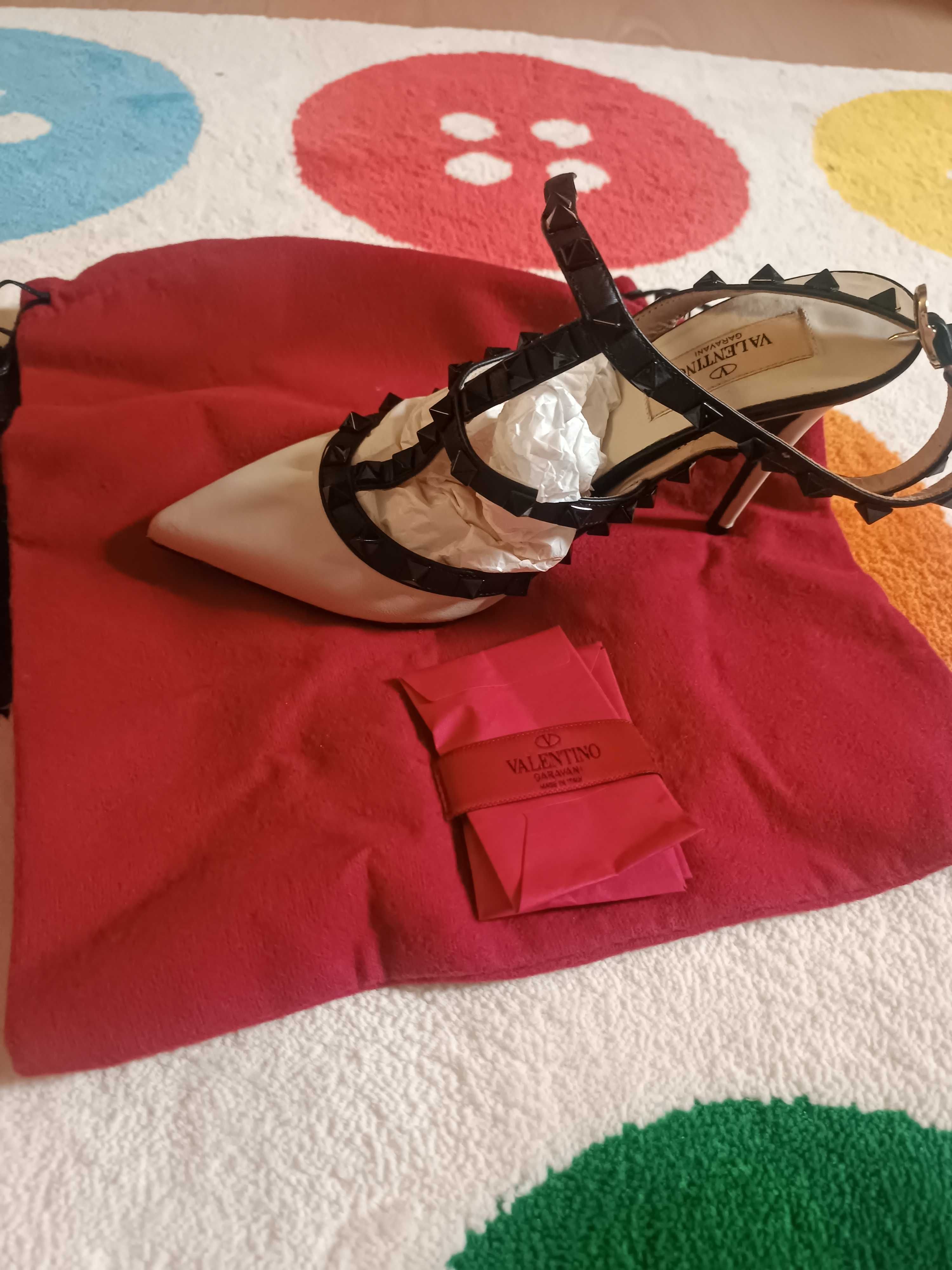 Sapatos Valentino