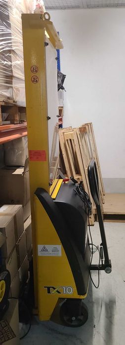 Empilhadora elétrica LIFTER LX10