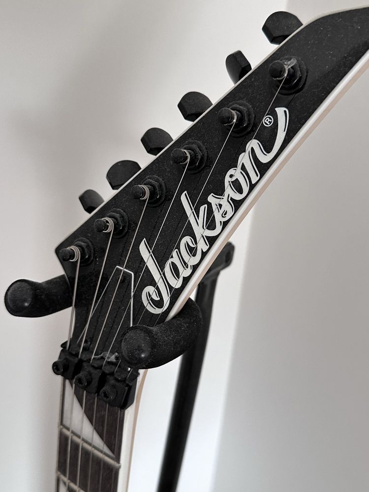 Sprzedam gitarę elektryczną jackson js32 rhoads gwarancja