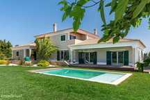 Moradia T5 com piscina em Sesimbra