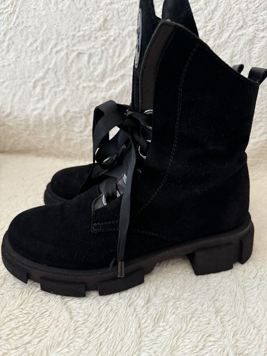 Продам женские зимние ботинки р 39