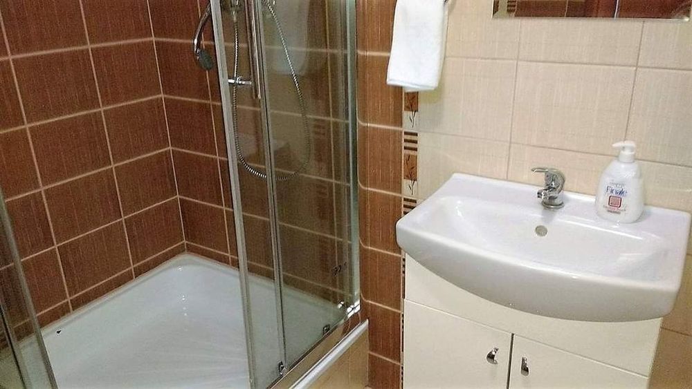 Hotel Willa Marina WIDZEW Noclegi blisko C.H. Tulipan Łódź