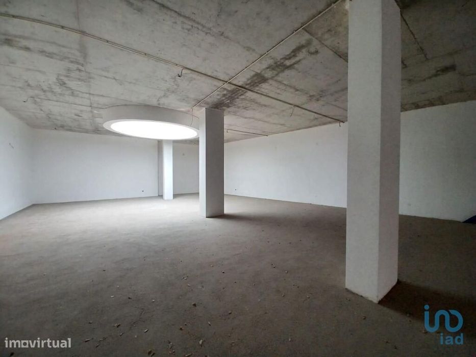 Loja / Estabelecimento Comercial em Cidade da Maia de 315,00 m2