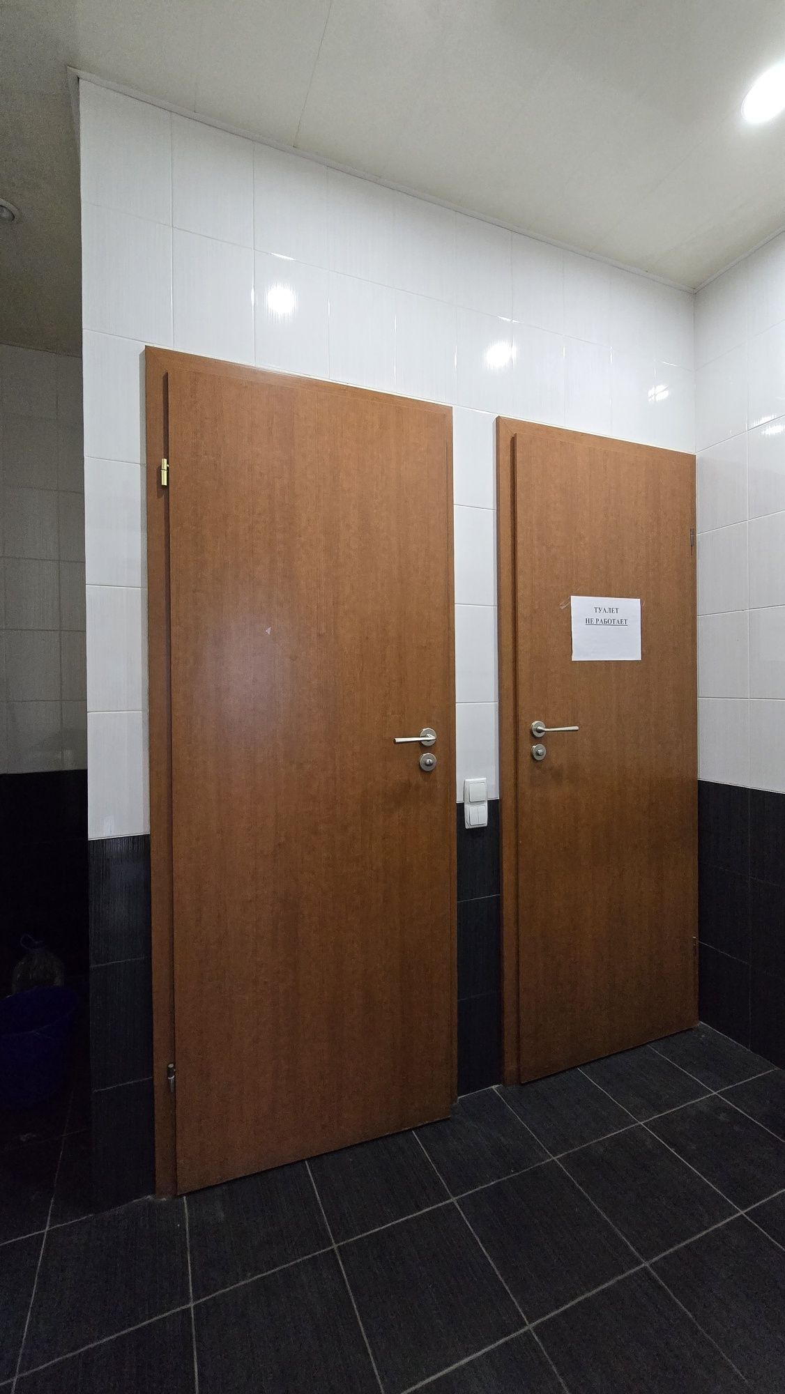Продаётся база с административным зданием. Цена с НДС.
