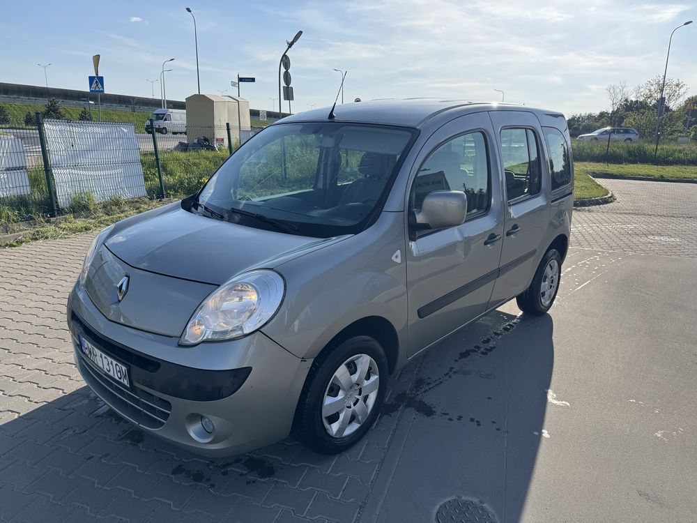 Renault kangoo 4 drzwi osobowe OKAZJA Wrocław długie opłaty klim ocRok