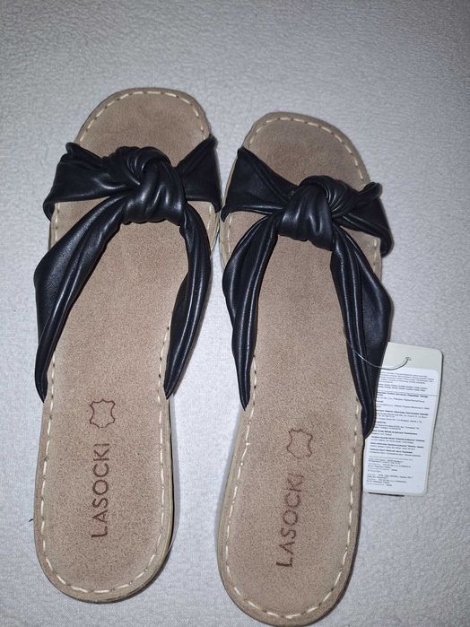 Klapki skórzane damski  Lasocki. Rozm.40. Nowe