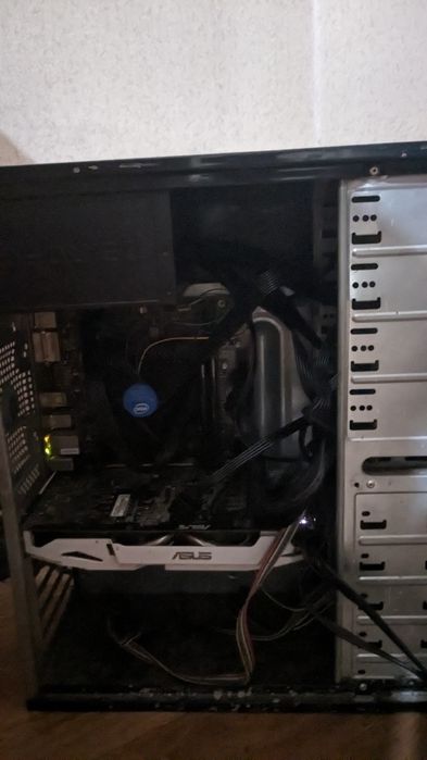 Мощный игровой компьютер, и монитор 144