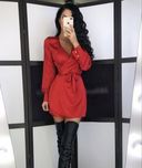 Червона шовкова сукня на запах