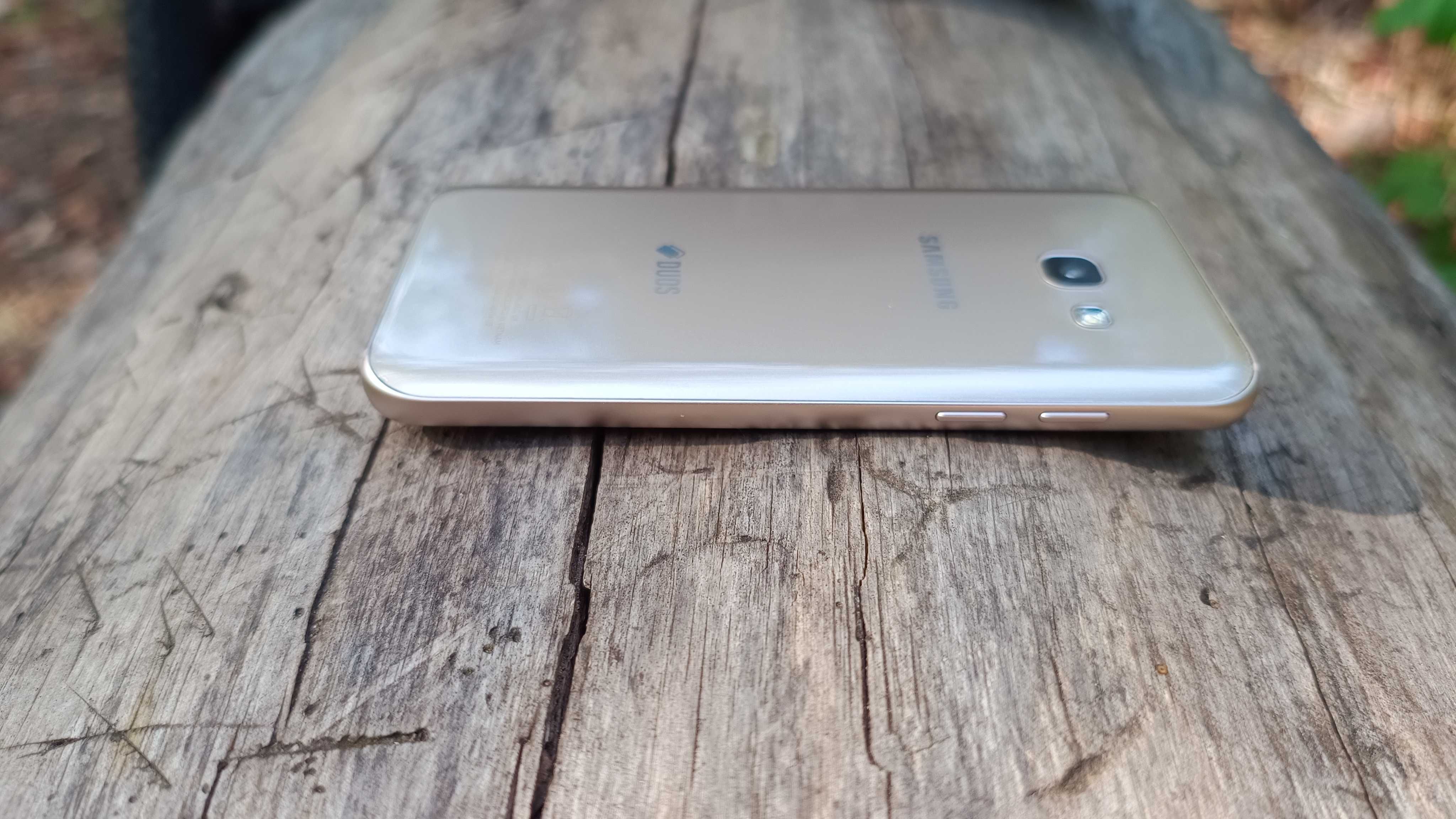 Samsung SM-A320FDS Gold