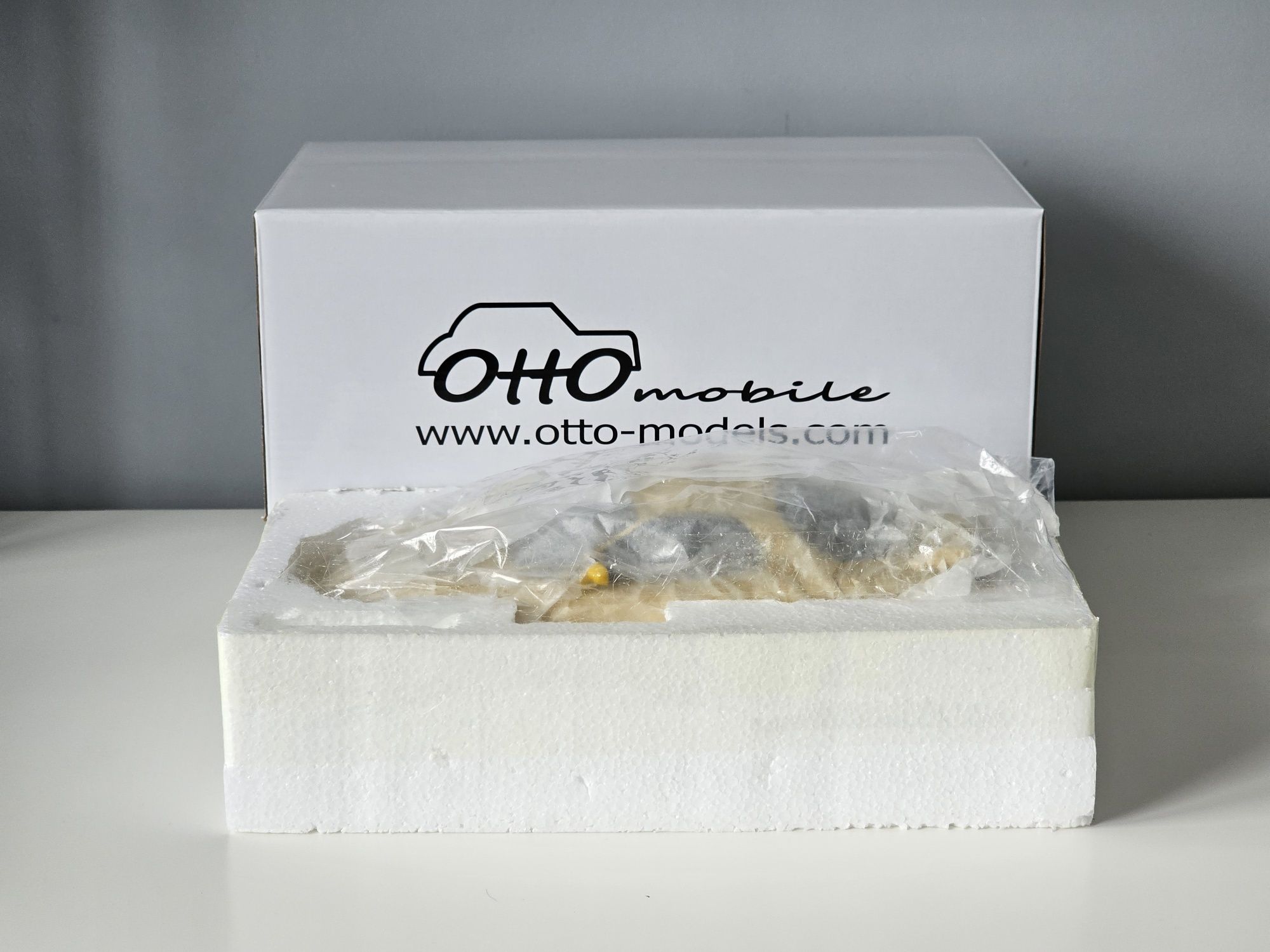 1:18 Mazda RX-7 FD Type R Bathrurst R Otto-mobile OT397