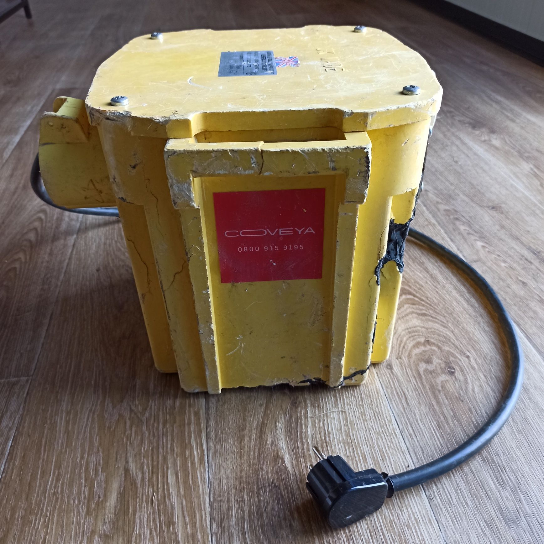 Transformator 110V 5kVA z 230V na 110V Duży 2-a gniazda na 110V 5KVA