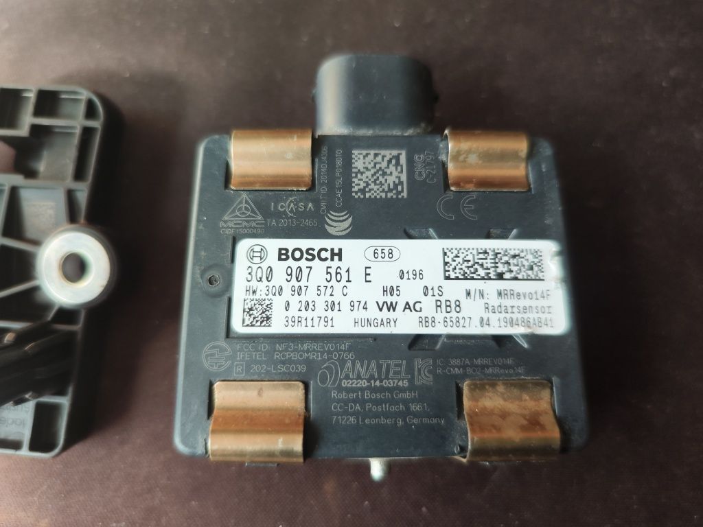Radar, Czujnik sensor aktywnego tempomatu 3q0- 907  561e vw