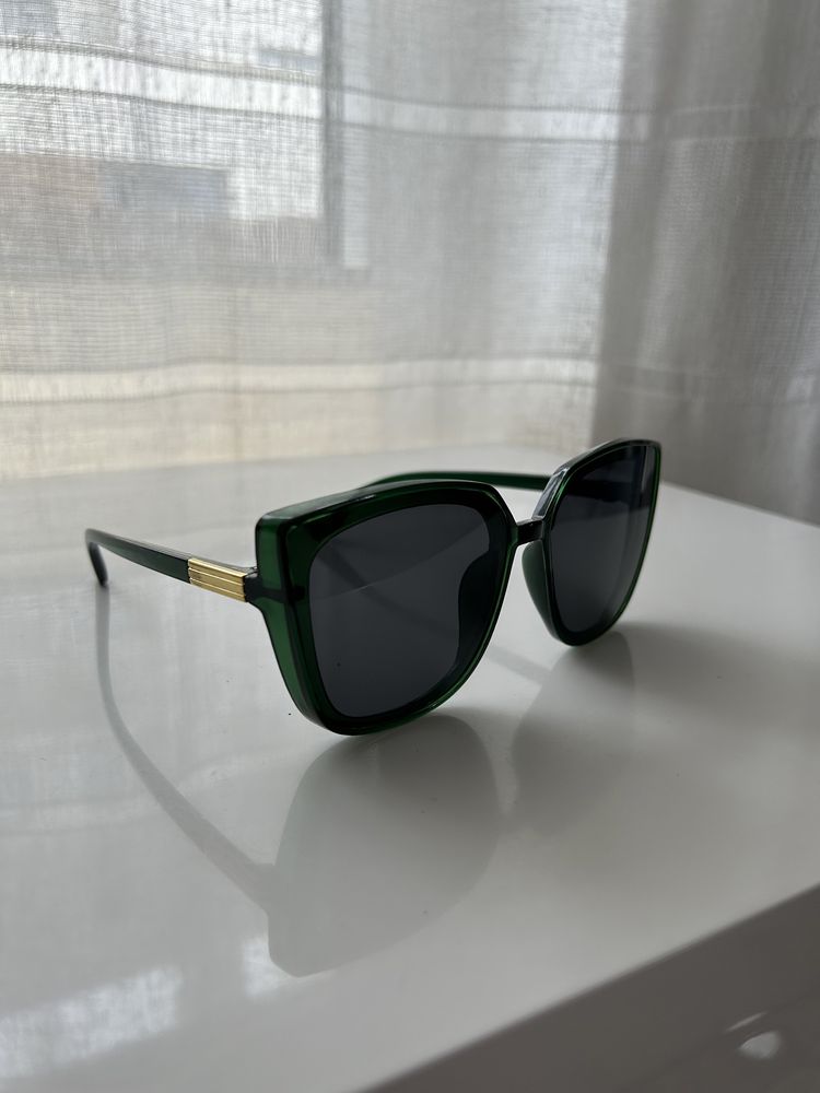 Okulary przeciwsłoneczne damskie ciemnozielone nowe