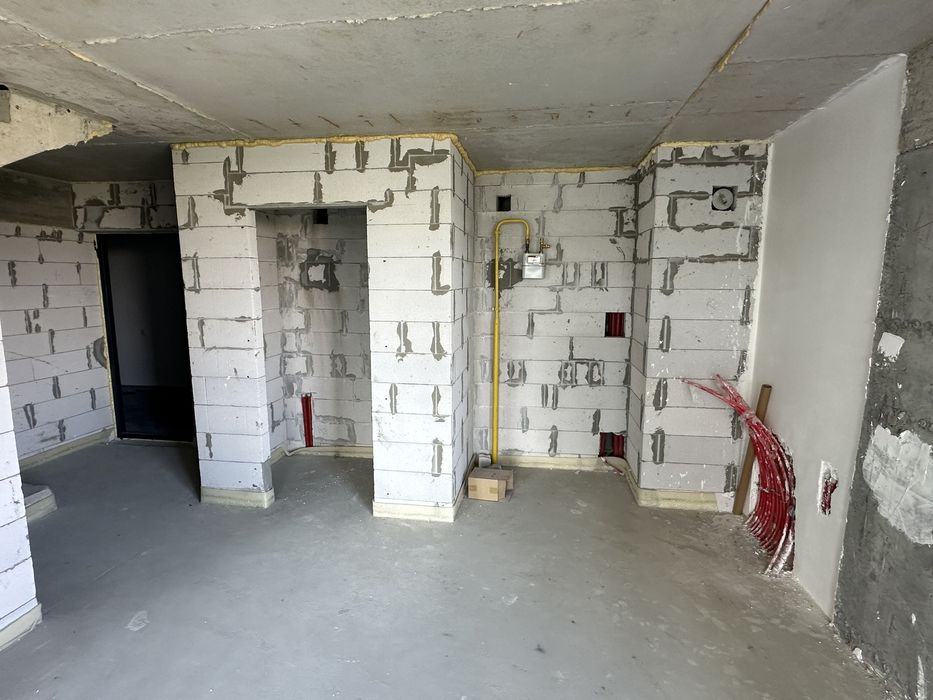 Продається трикімнатна квартира район Канада.