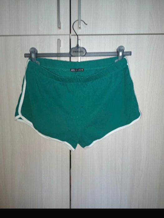 Zielone sportowe spodenki vintage zara
