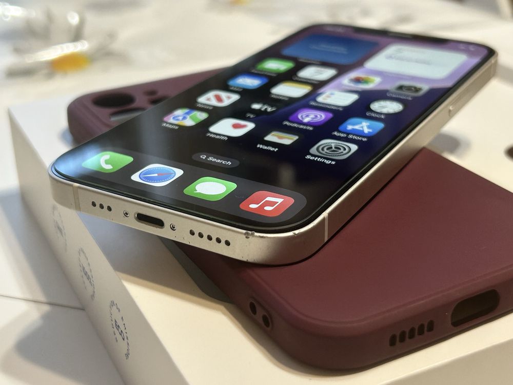 Продам айфон 12 Білий Apple iPhone 12 64 ГБ White