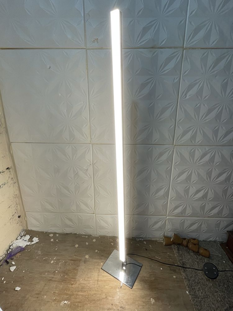 Lampa led z zasilaczem