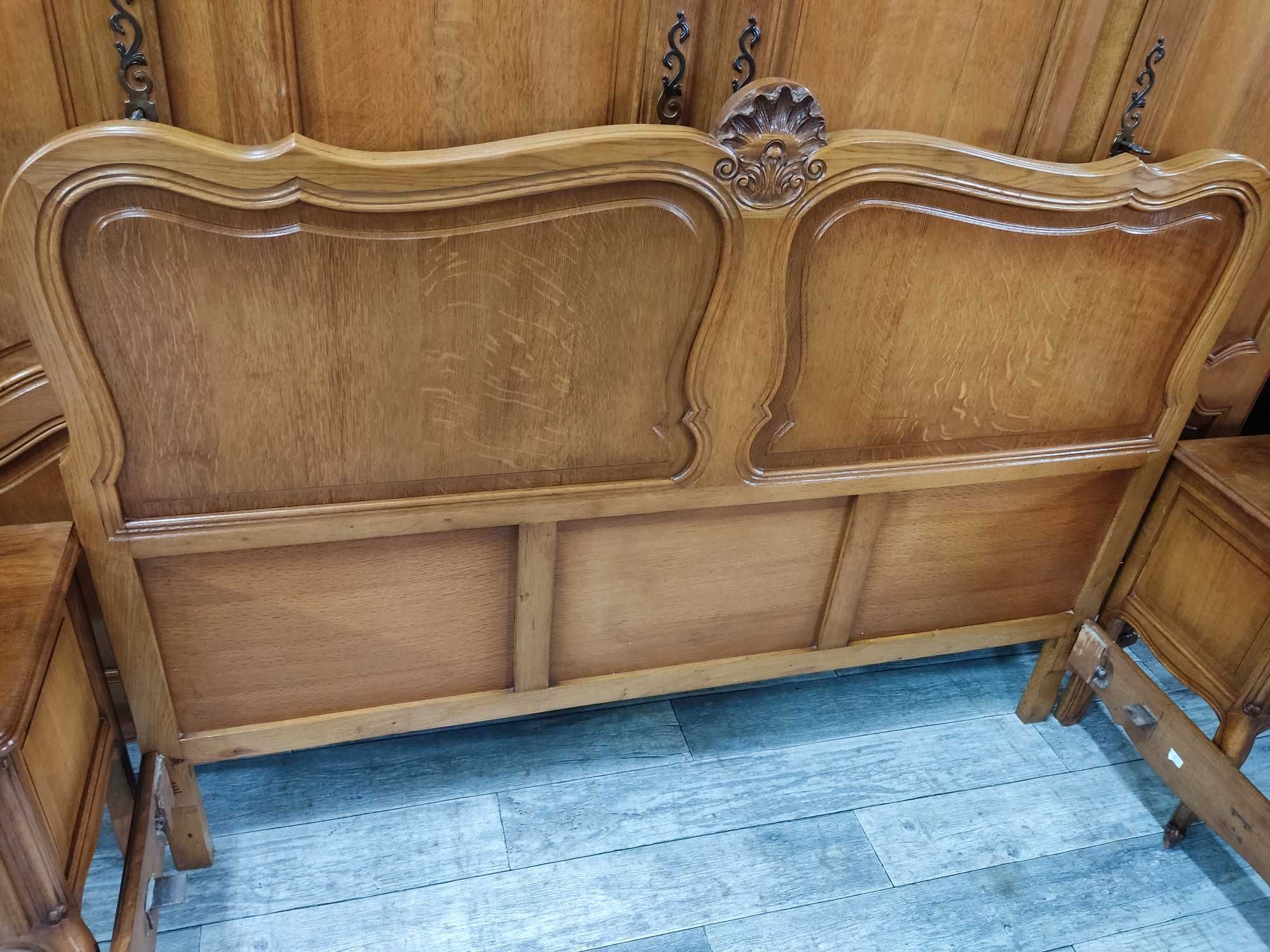 Komplet Mebli Do Sypialni W Stylu Ludwikowskim / Ludwik /