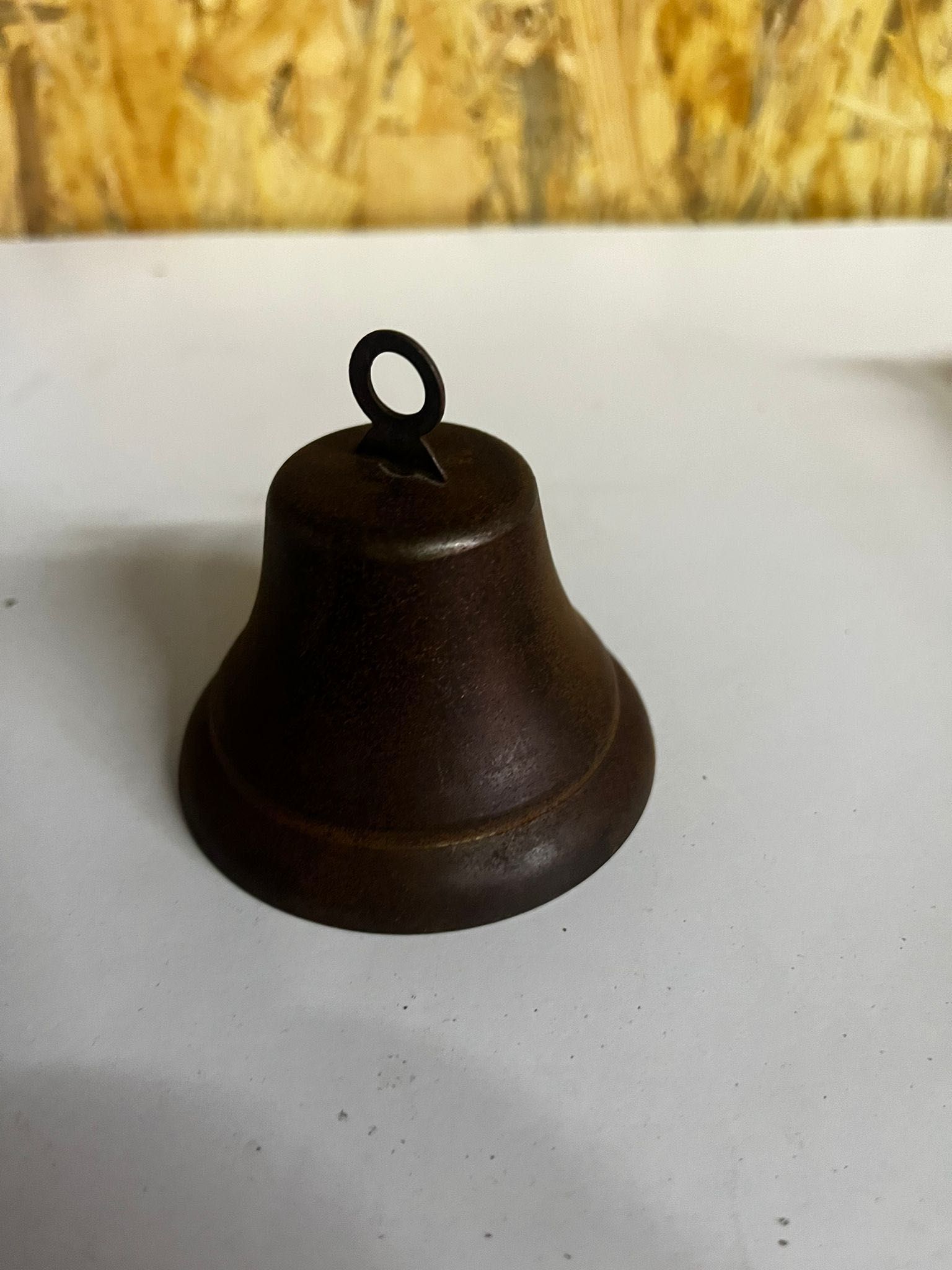 Brązowy dzwonek  vintage