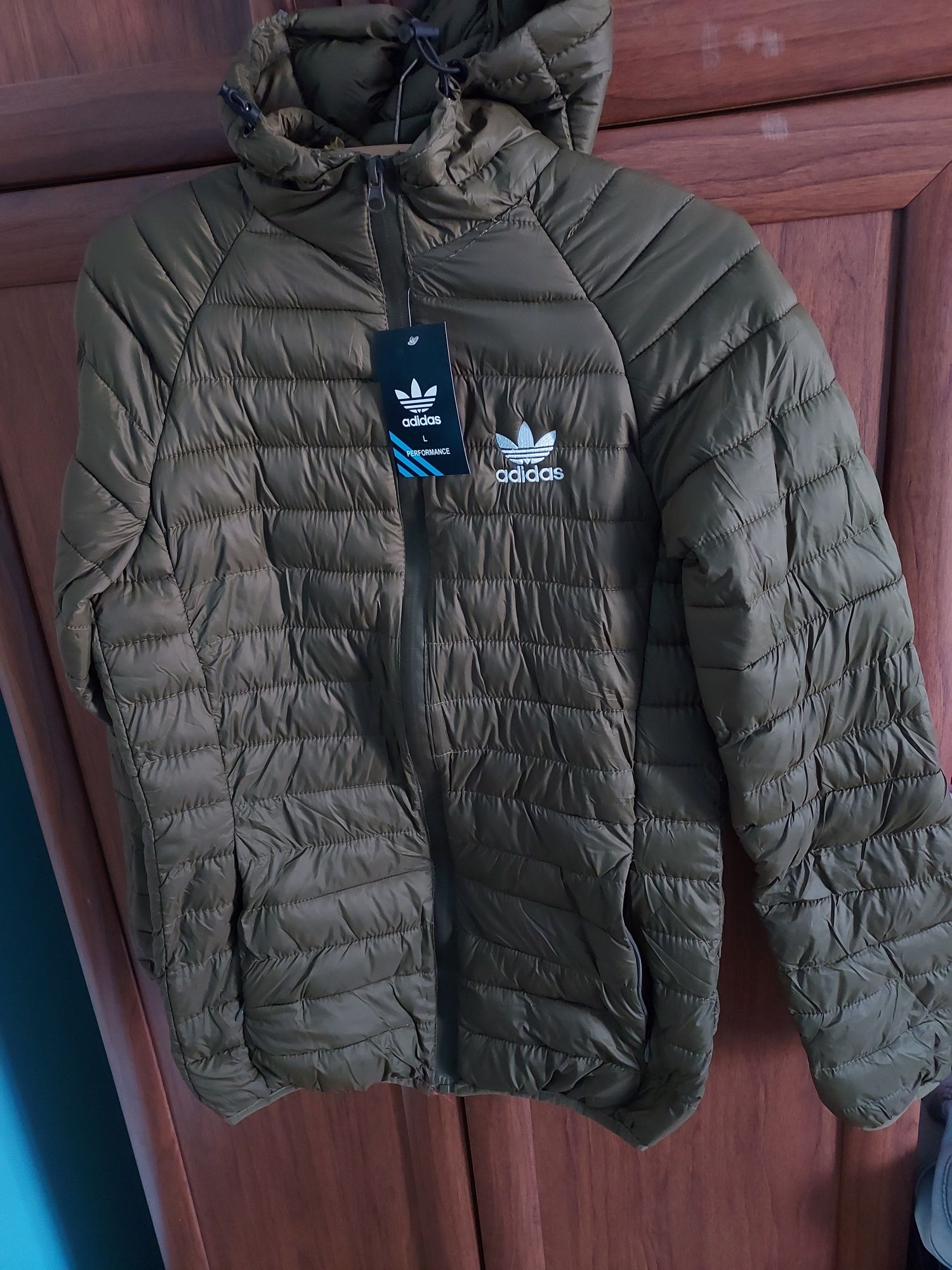 Damskie kurtki. Nike.  Adidas