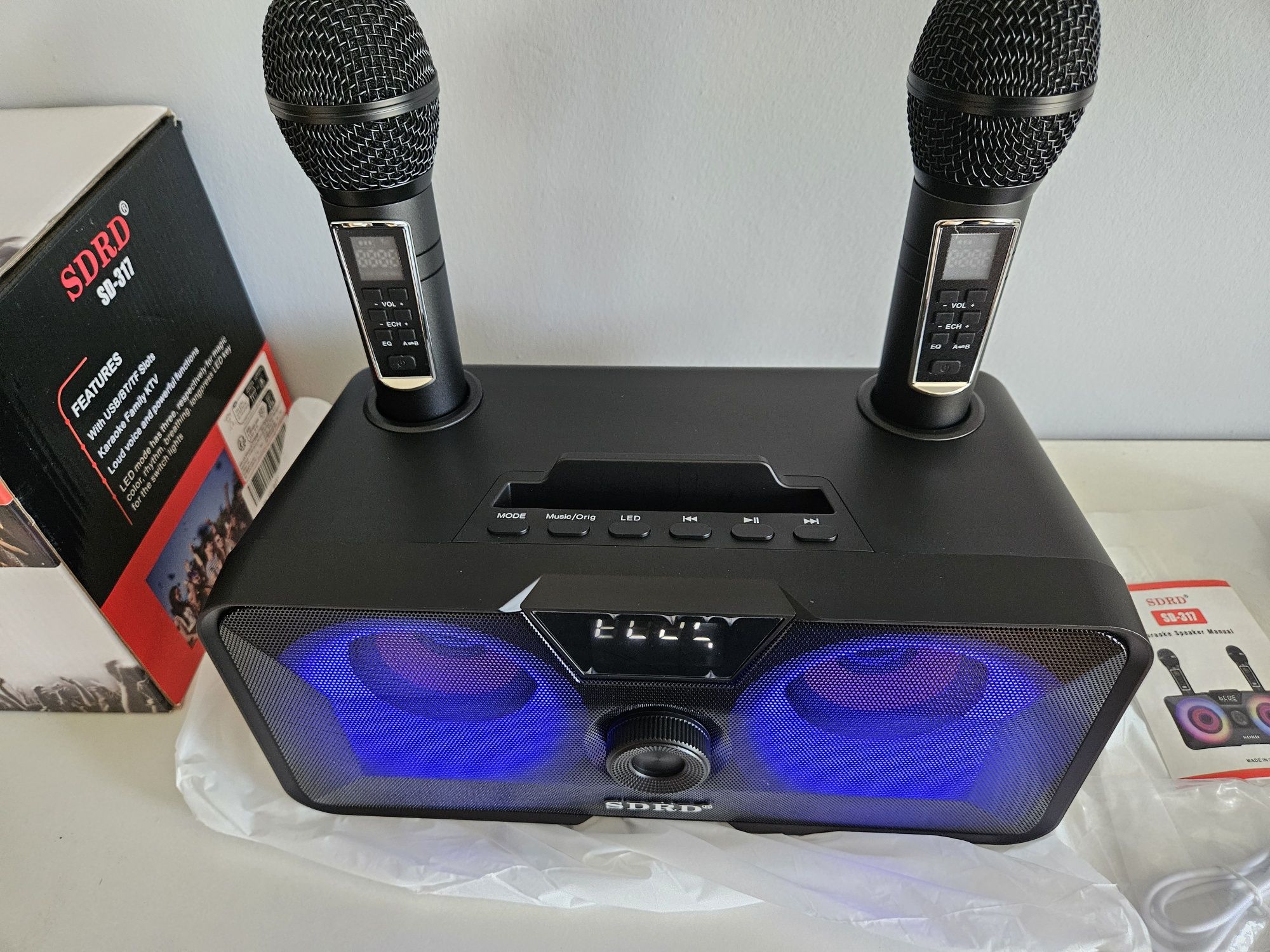 Automat Głośnik Bezprzewodowy Do Karaoke 2 Mikrofony 6 sztuk Nowe Mikr
