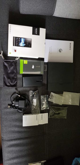 Sony Experia S - telefon/komplet+