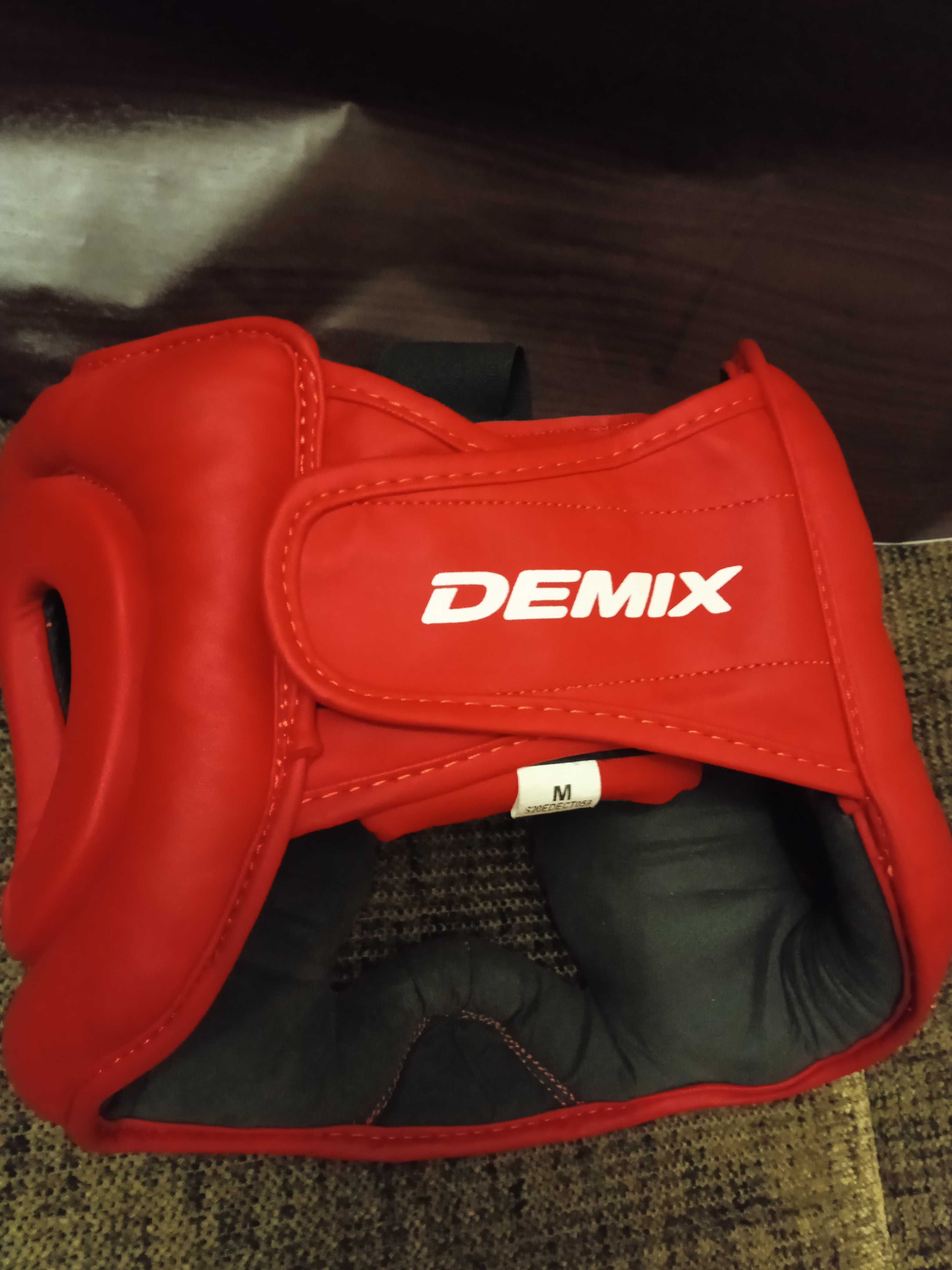 Продаю недорого боксерській шолом,фірми DEMIX.