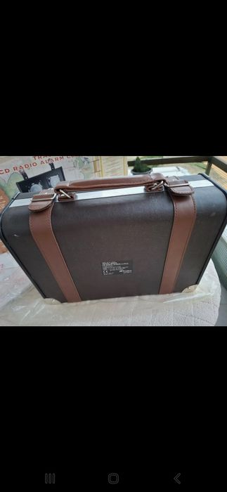 Rádio,  alarme e leitor de CDs NOVO