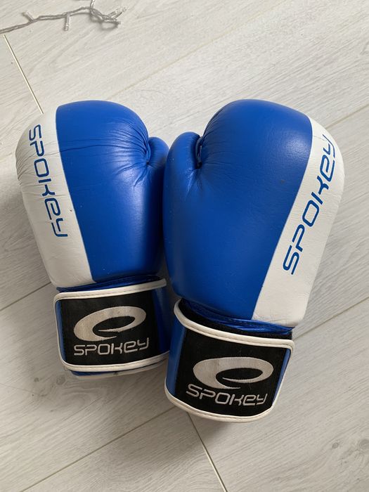 Боксерские перчатки