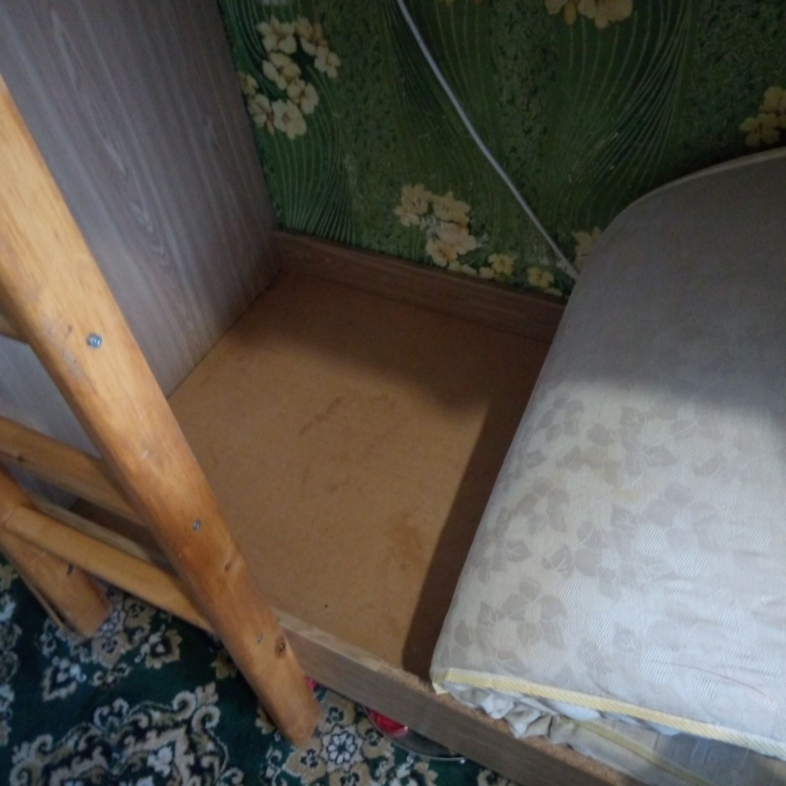 Продам недорого двохярусне ліжко