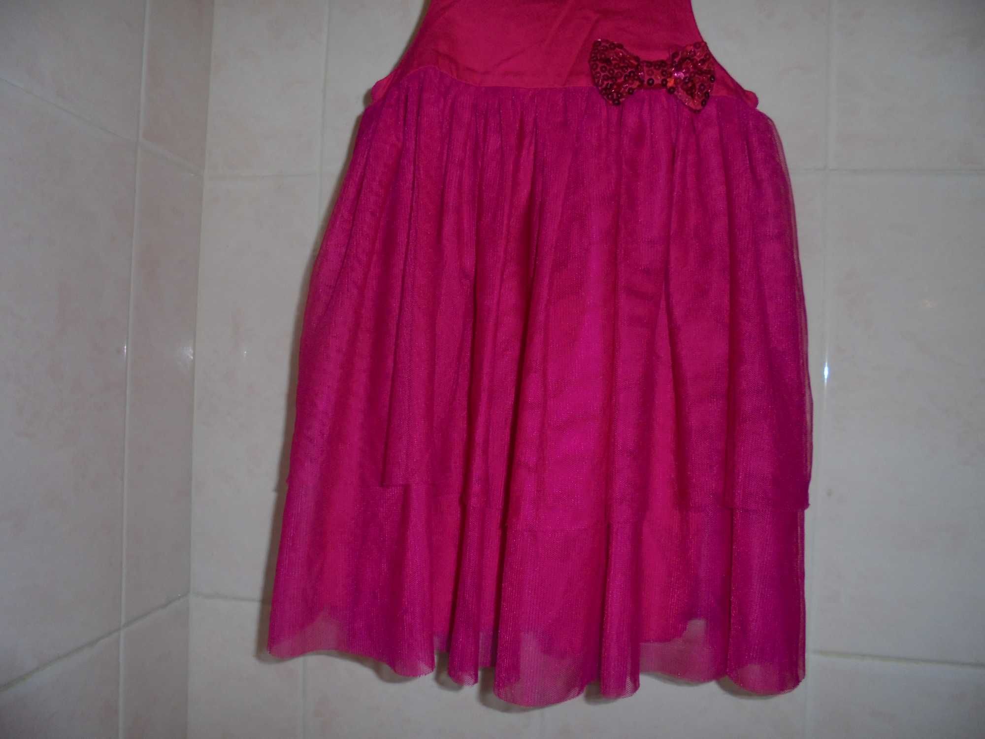 vestido de menina cor de rosa lindo