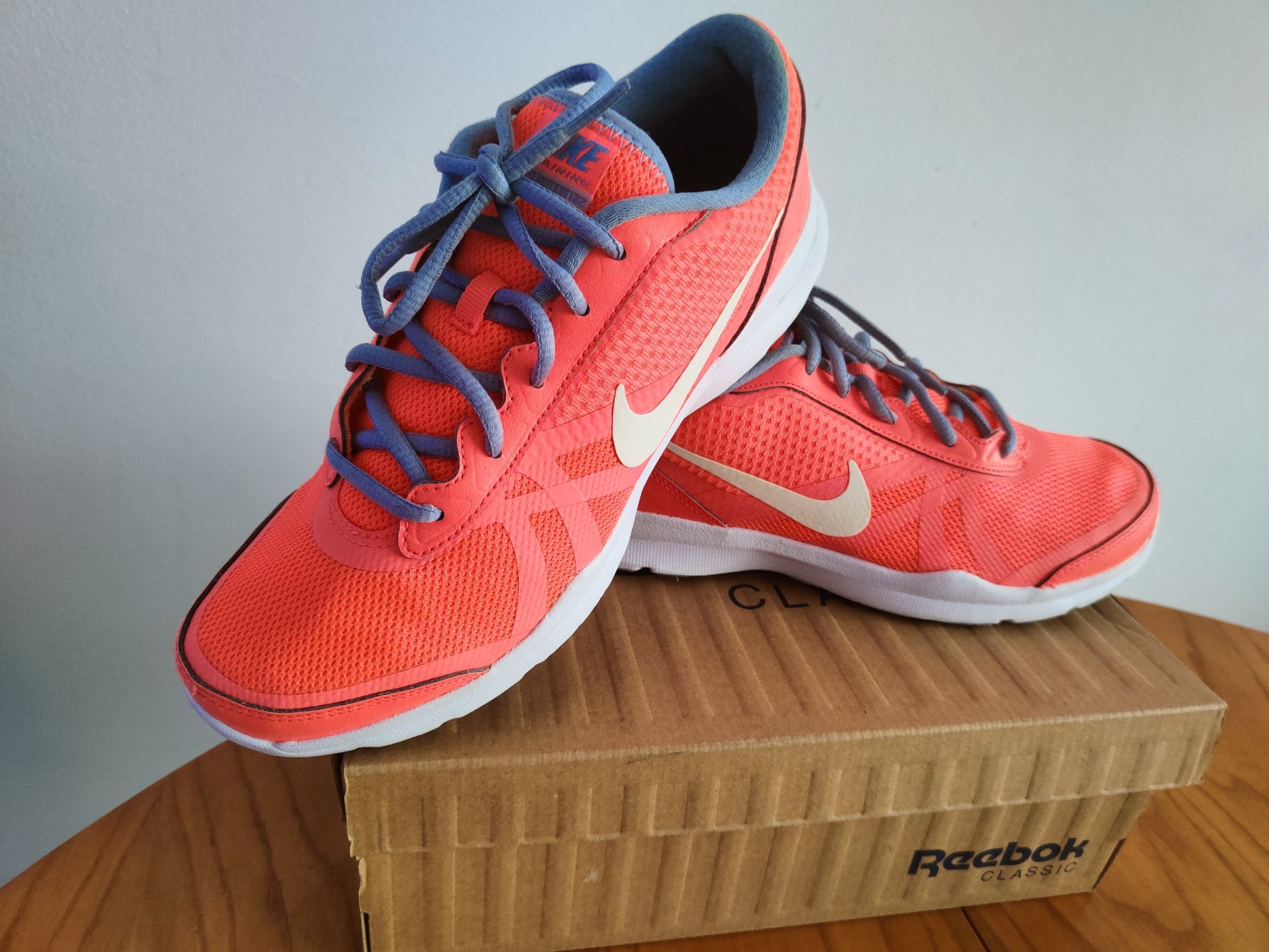 Buty adidasy sportowe NIKE W CORE MOTION TR 2 MESH