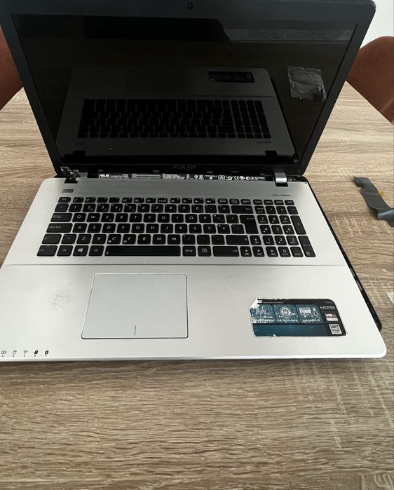 Computador para peças, ou reparação.