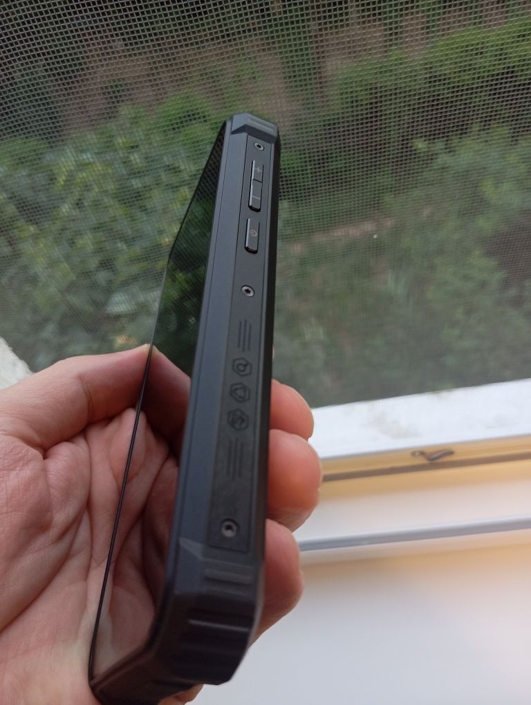 Продам смартфон Sigma X-treme PQ38 4/96 Gb