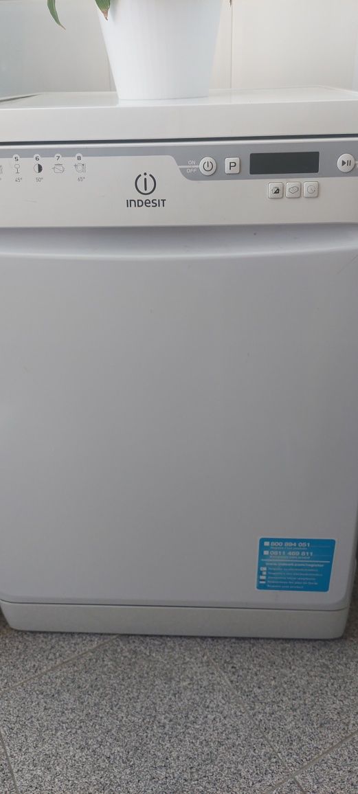 Maquina de lavar loiça Indesit