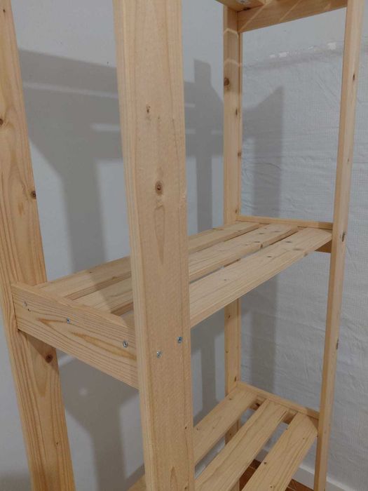 Estante de madeira ikea